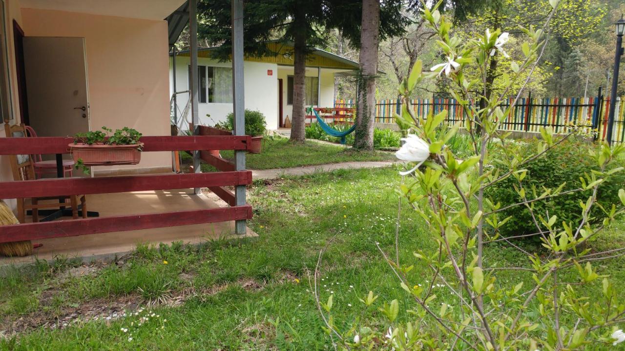 Къща За Гости Дъга Cherni Osum Exterior foto