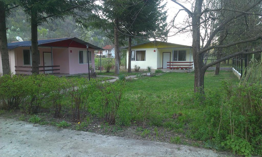 Къща За Гости Дъга Cherni Osum Exterior foto